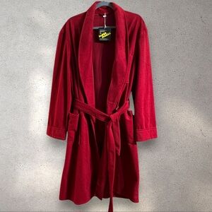 Vintage Cloud Fleece robe with pockets and belt red large NWT